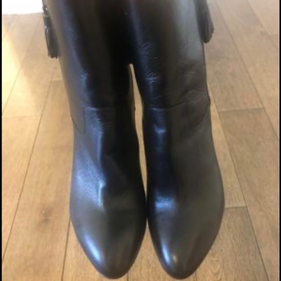 Brandnew Sarah Jessica Parker(SJP) Handmade in Italy black leather ankle boots. - Picture 4 of 10